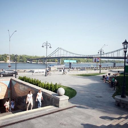 Podil Apart Near Poschtova Square History Center Kiev Exteriör bild