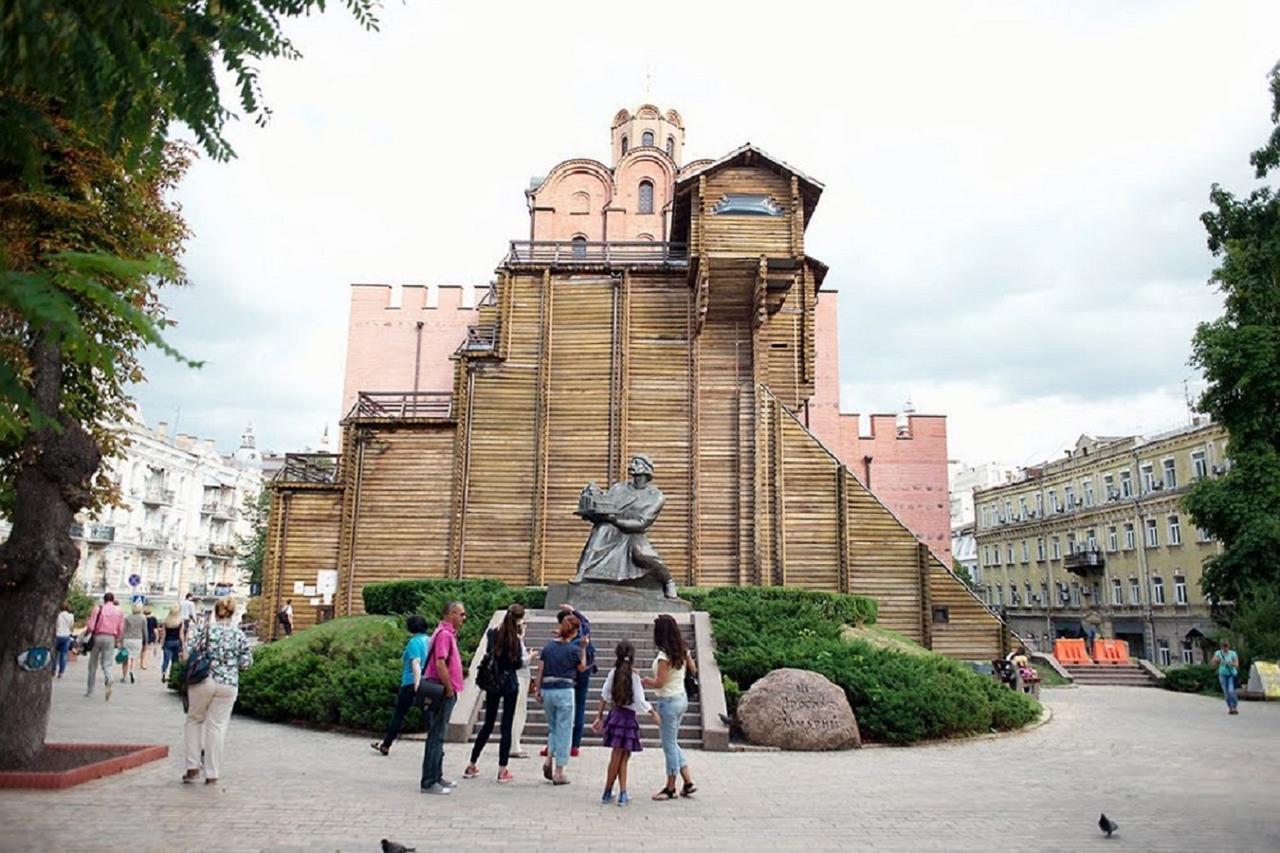 Podil Apart Near Poschtova Square History Center Kiev Exteriör bild